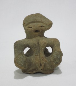 岡谷美術考古館所蔵の広畑遺跡から出土された高さ７㎝のかわいらしい土偶